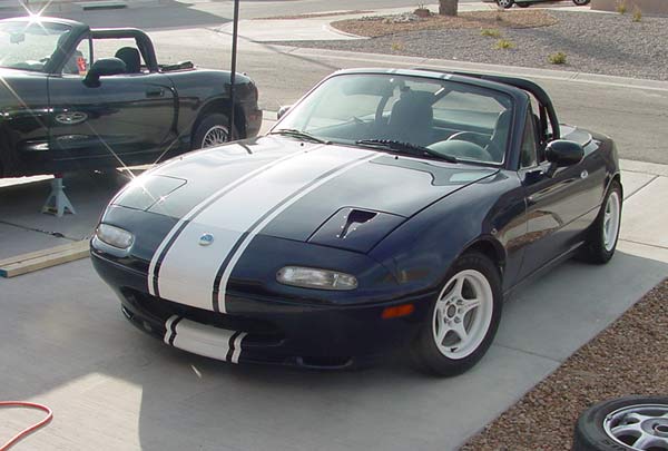 Complete NACA duct air inlet on the Miata headlight lid